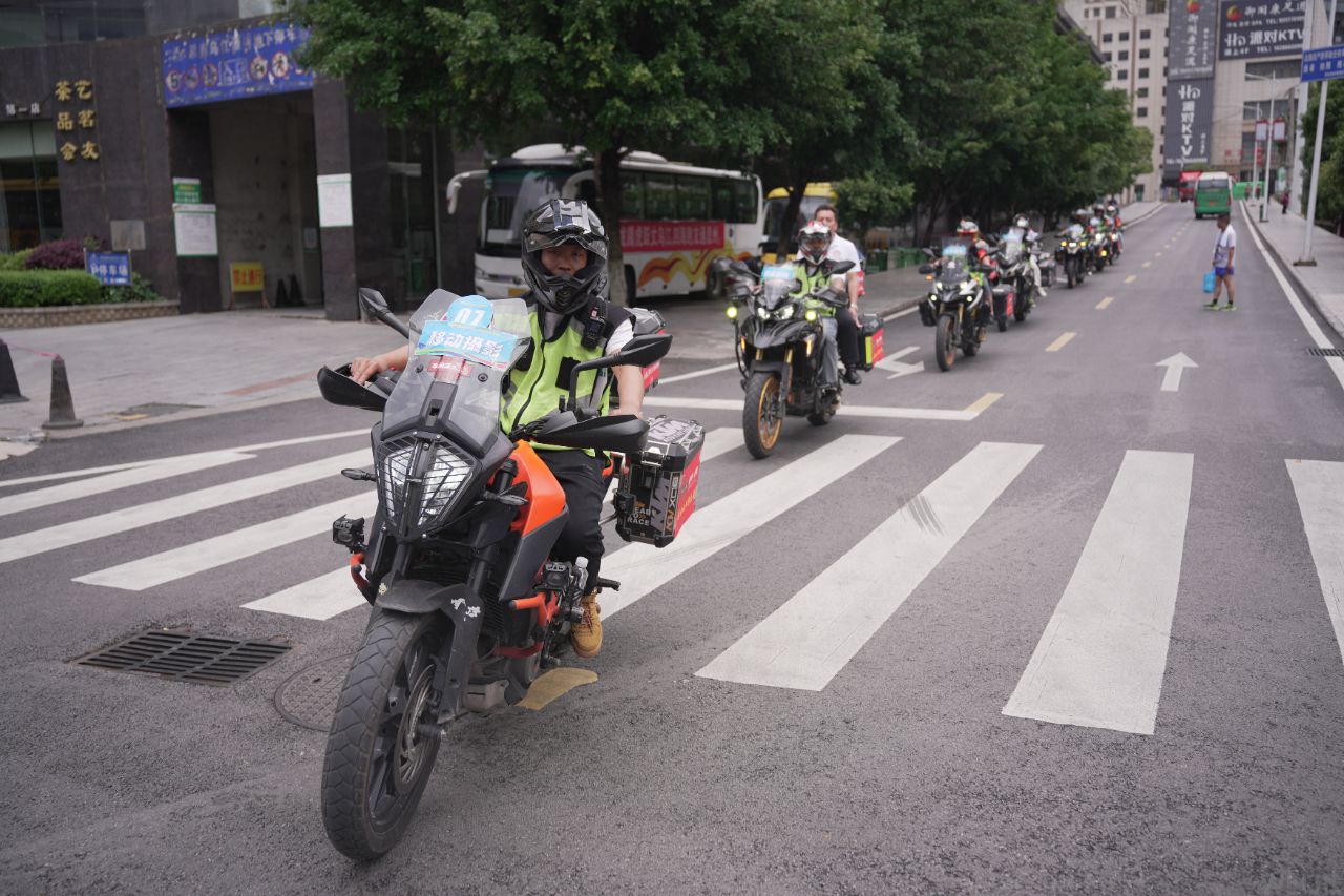 思南县摩托车运动协会助力2024思南环乌江半程马拉松赛事，展现风采与担当(pic6)